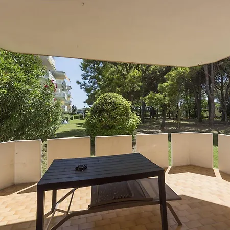 아파트 In A Complex With 3 Swimming Pools