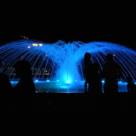 In A Complex With 3 Swimming Pools * ビビオーネ