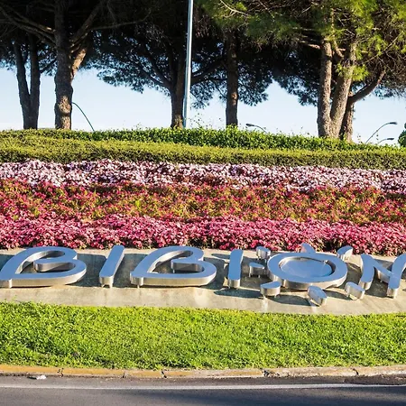 In A Complex With 3 Swimming Pools * Bibione