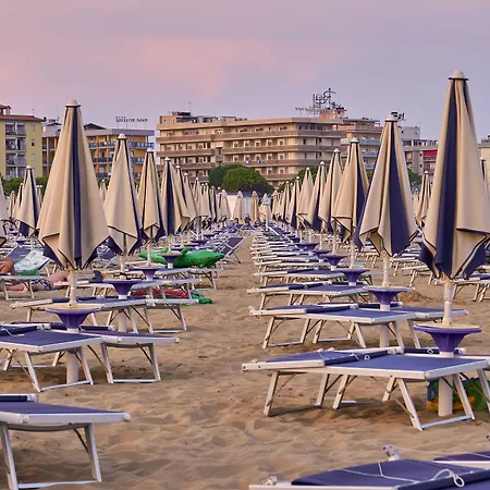 In A Complex With 3 Swimming Pools * Bibione