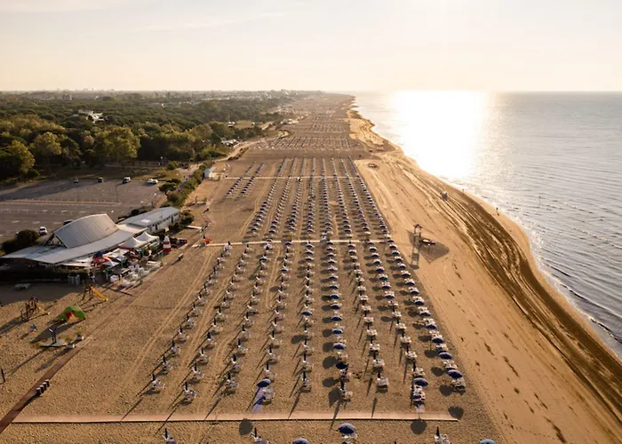 In A Complex With 3 Swimming Pools Daire Bibione